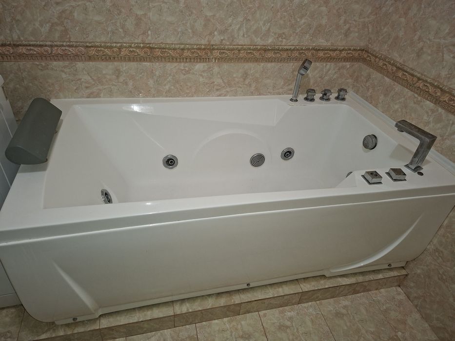Гидромассажная ванна (джакузи) 170×90 см, полностью рабочая