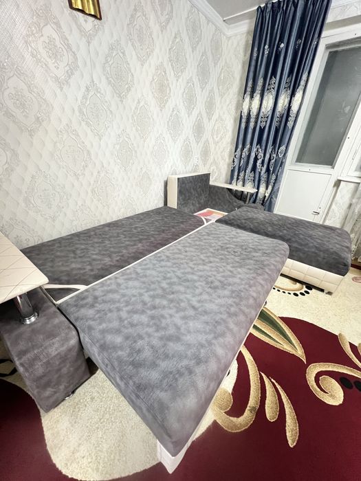 Продам угловой диван очень хорошем  состояний