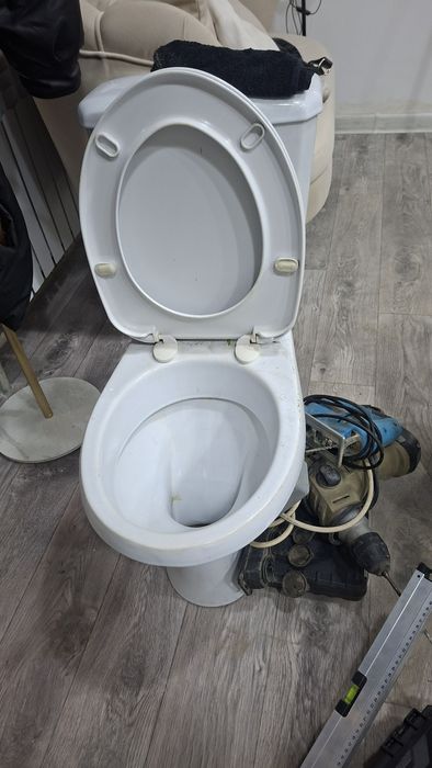 Унитаз в хорошем состоянии