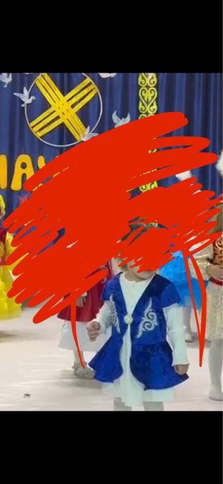 Продам жилетку на девочку 2-3 года.