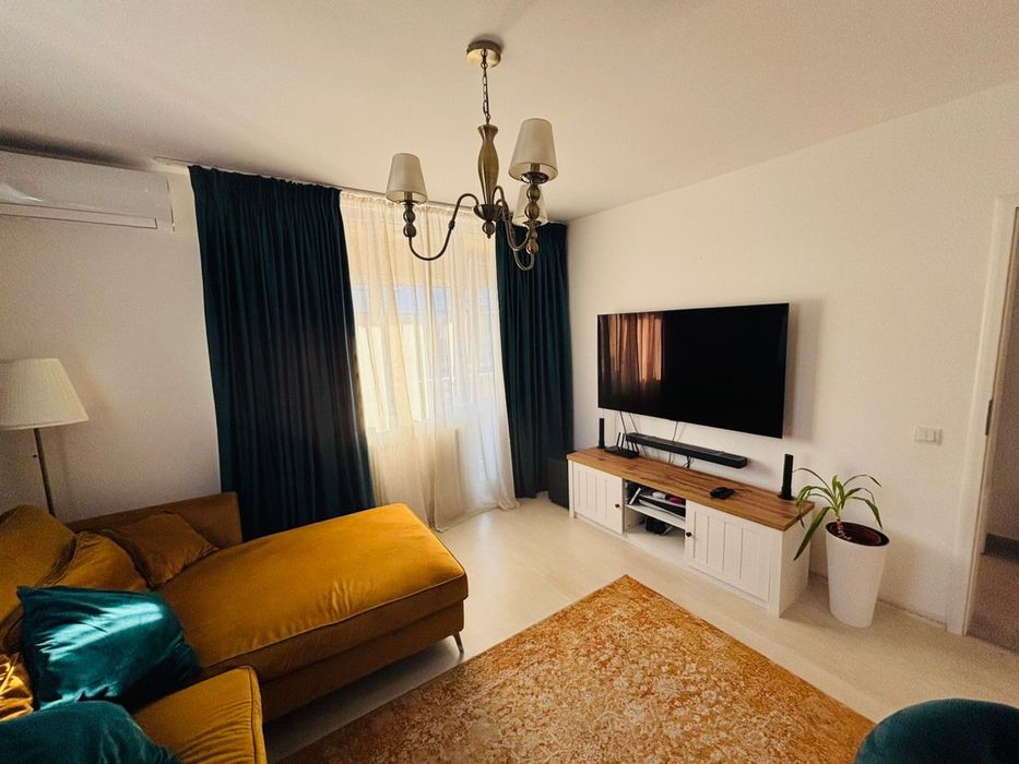 Vand apartament  3 camere