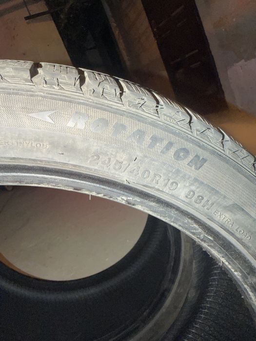 Продом зимние шины R19 245/40