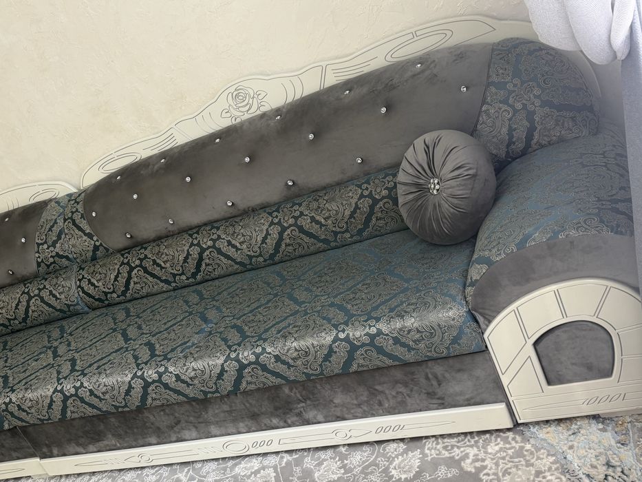 Продам диван срочно