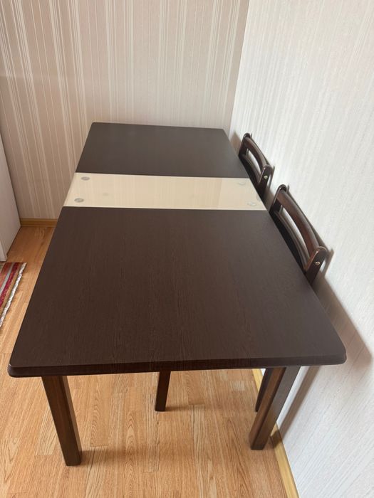 Продам обеденный стол