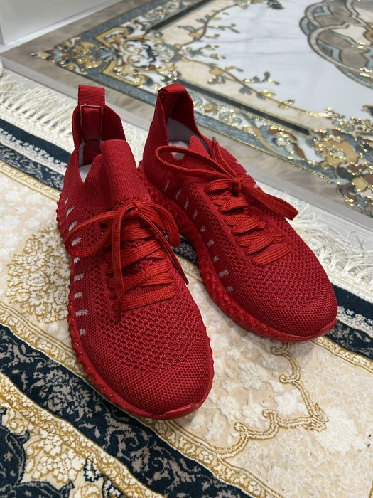 Классные кроссовки от Magza