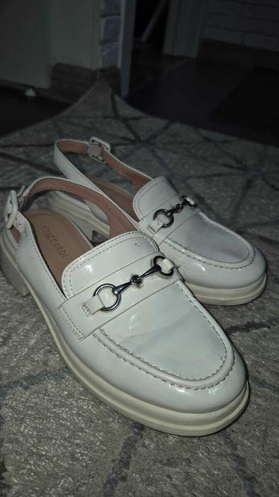 Туфли белые для девочки