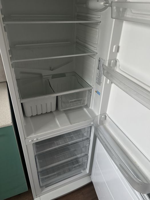 Холодильник Indesit