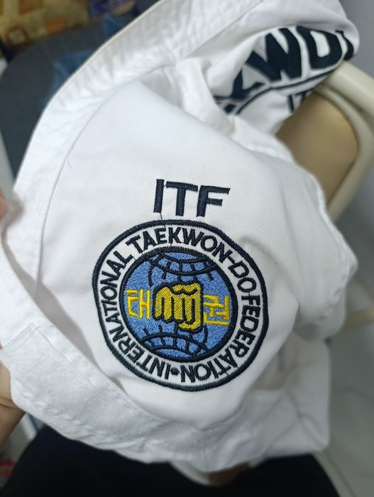 Продам кимоно для тайквандо