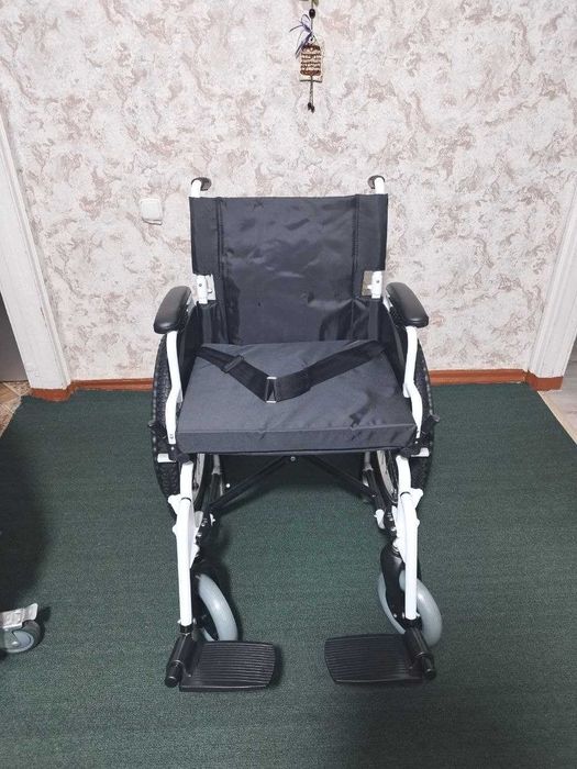 Инвалидное кресло-коляска