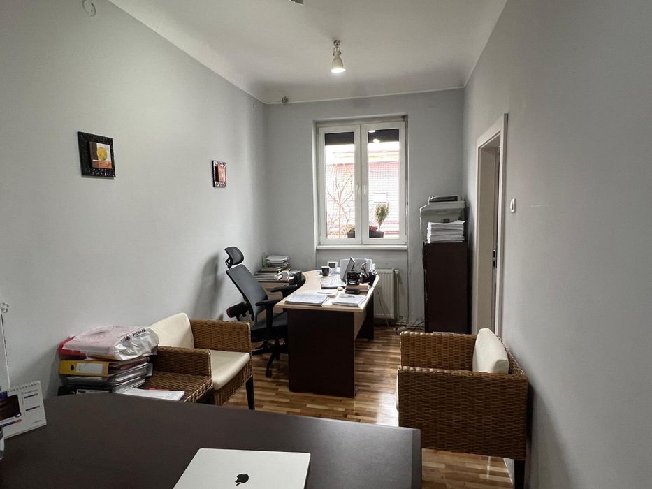 Inchiriez Apartament central 3 camere
