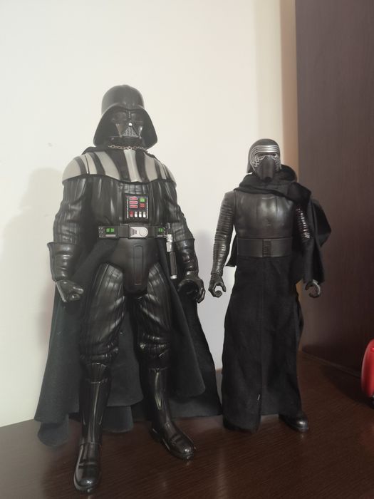 Figurina Star Wars - Darth Vader 50 cm și Kylo Ren 45cm