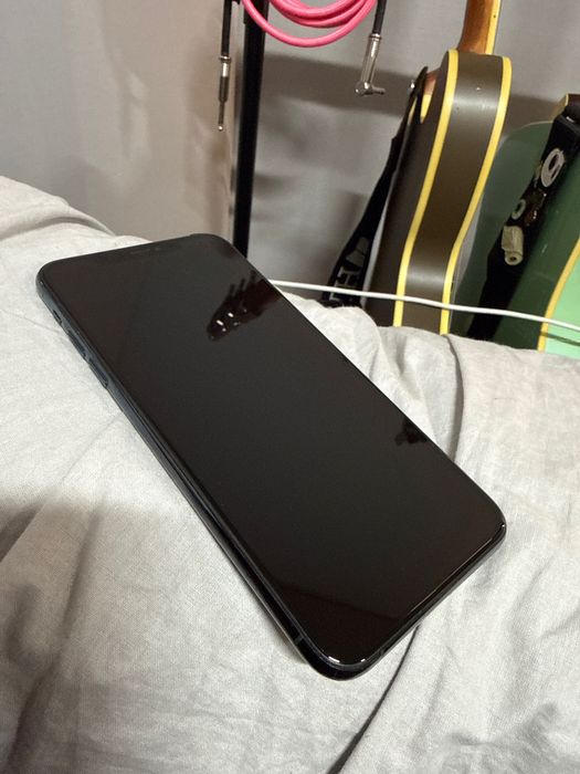 iPhone 11 Pro Max 256 gb dual SIM card