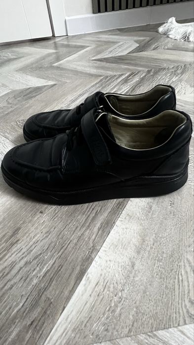 Продам туфли от тифлани для мальчика