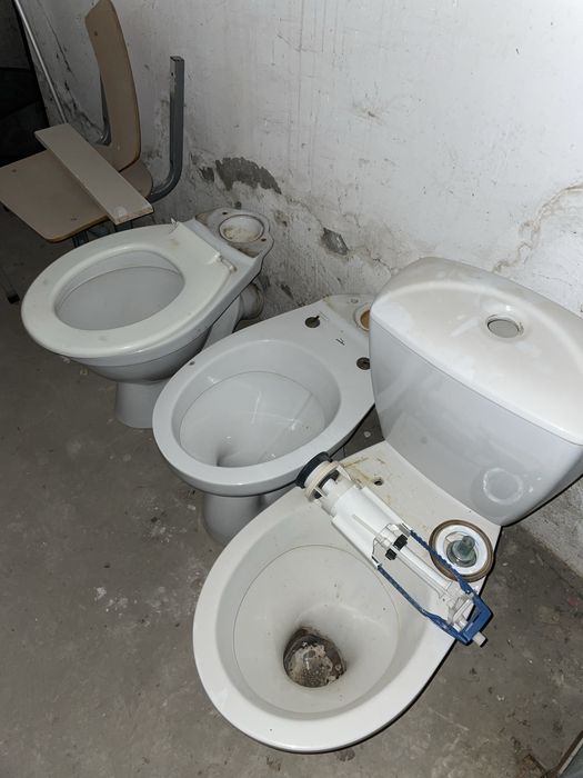 Продам унитазы в хорошем состоянии