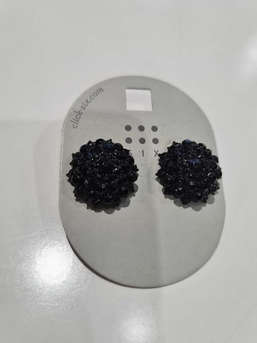 Обеци с черни камъни