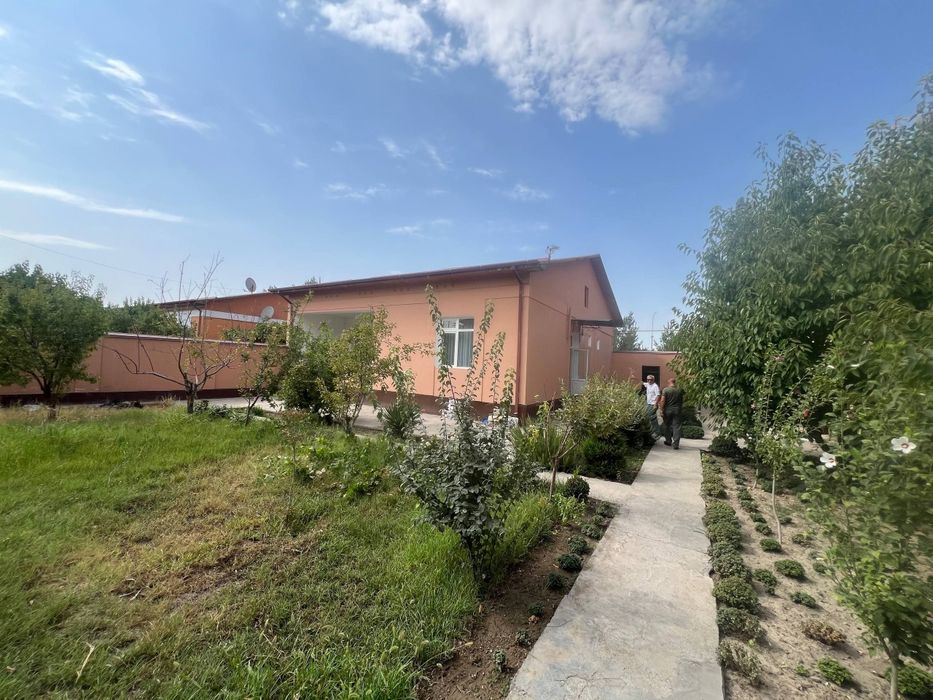 Аэропорт йулида коттедж сотилади