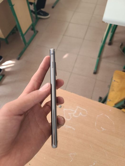 Samsung S10 qar dak yok holati 8/10  sarapinalari ba kelishiladi