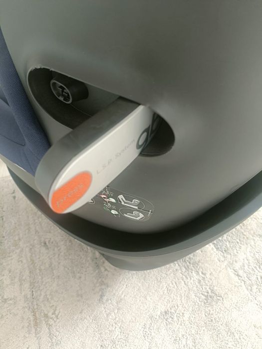 Vând scaun auto rotativ GB Vaya2 i Size