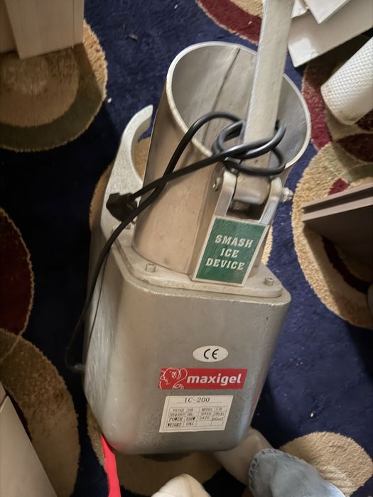 Masina spart gheata  pentru fulgi