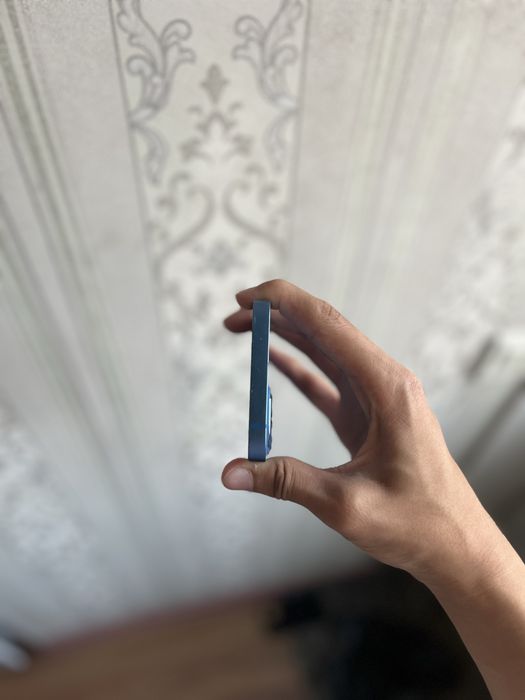 Айфон 13 в хорошом состояни