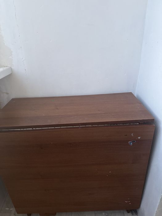 Продам стол книжка