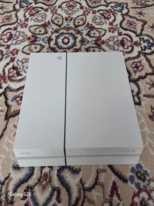 Продам пс4 обмена нет