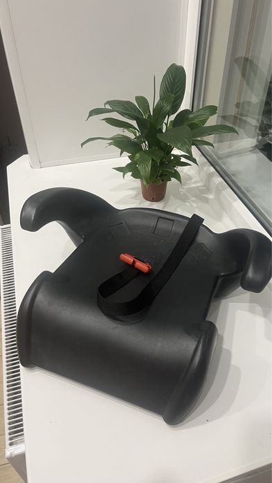 Детское автокресло-бустер