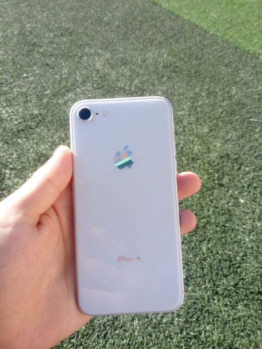 Telefon Nomi (iPhone 8)