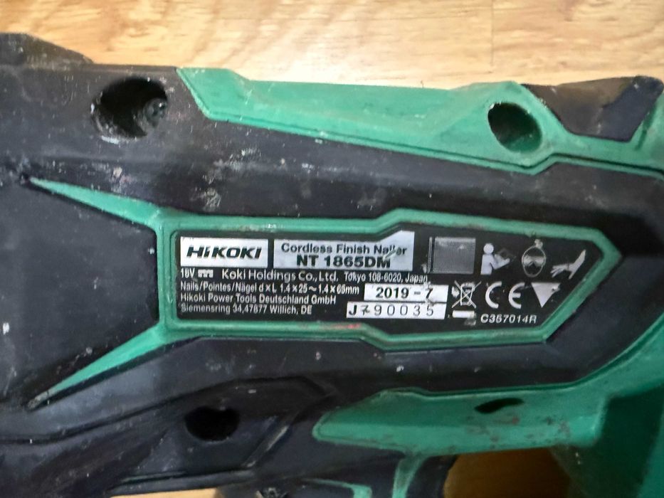 Такер HIKOKI NT 1865DM