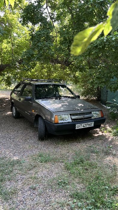Автомашина 21083