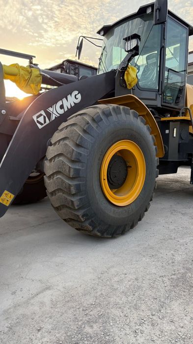 Фронтальный погрузчик XCMG ХС 936 1.8 м³