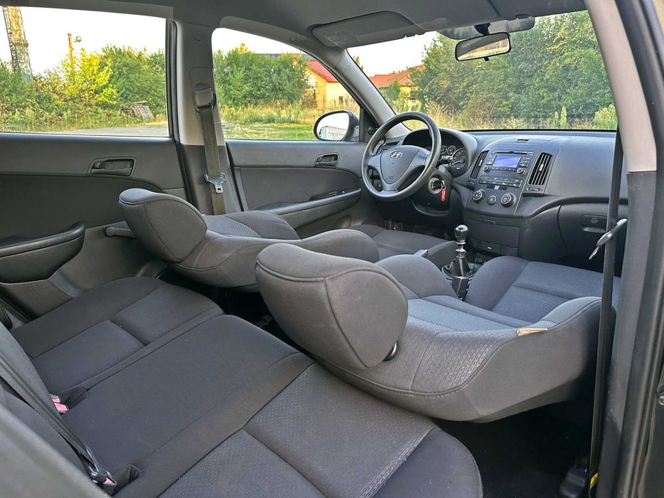 Hyundai I30 1.4i • 2008 • Benzină • 109 CP • Euro 4 • Rate fixe • Garanție • Livrare Gratuită