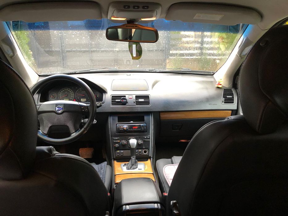 Volvo XC90 2004 .