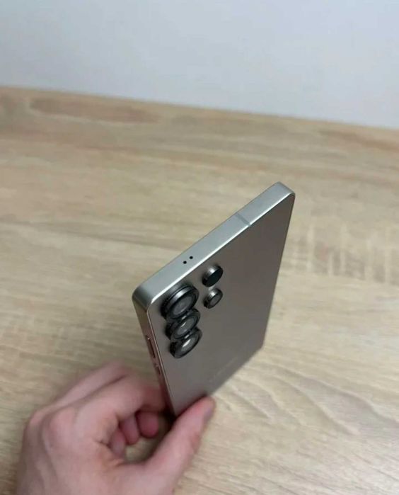 Мобильный Самсунг С25 Ультра