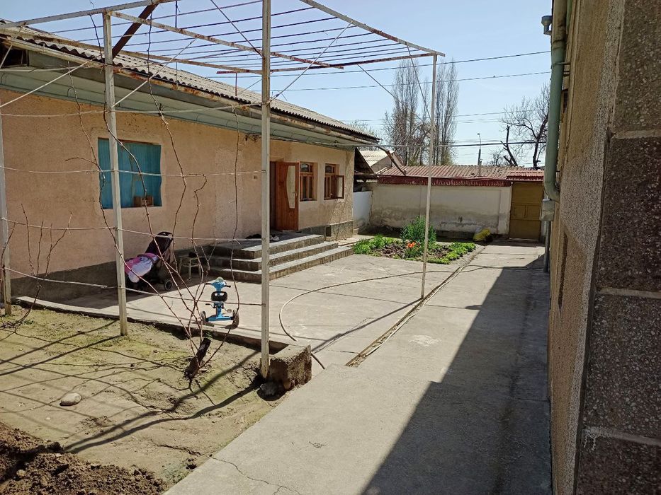 Ховли уй сотилади