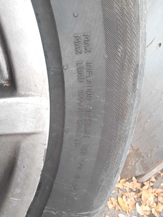Продам шины с дисками R19