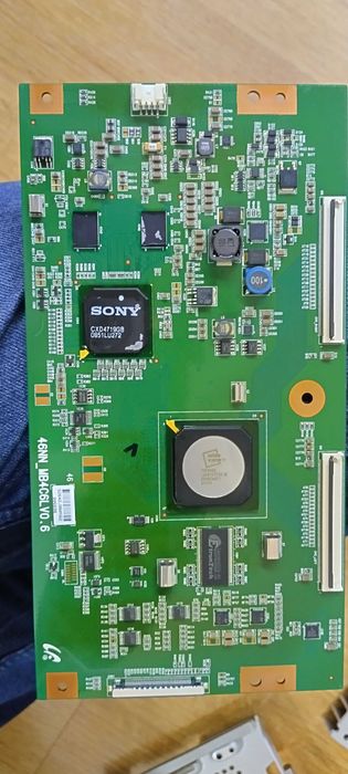 SONY KDL46W5500  Спукан дисплей на части