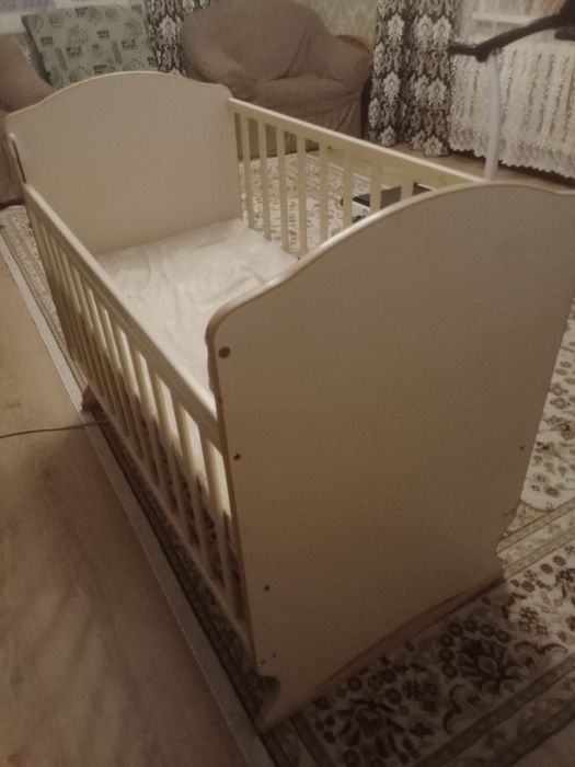 продам детскую кроватку