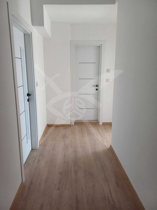 Продава се Двустаен апартамент в Варна, Център - 70 кв.м за 1743 €/кв.м - Снимка #5