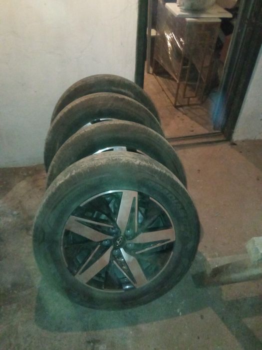 Продам диски с шинами