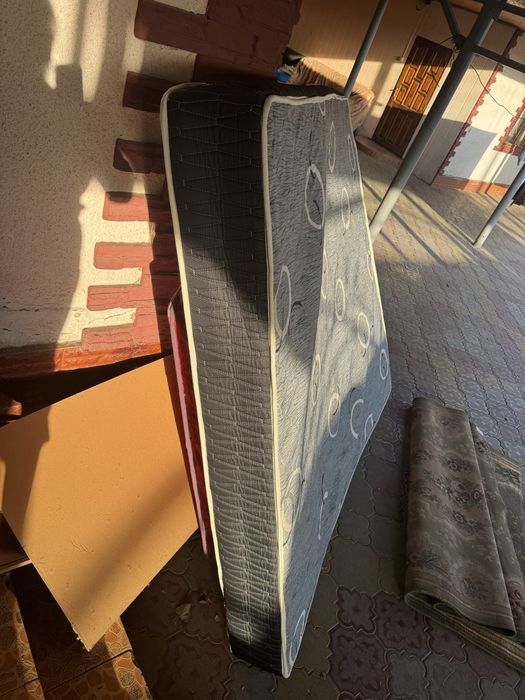 Продам матрас, в хорошем состоянии