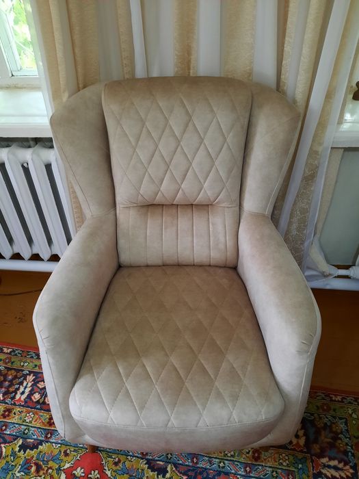 Продам новые кресла.