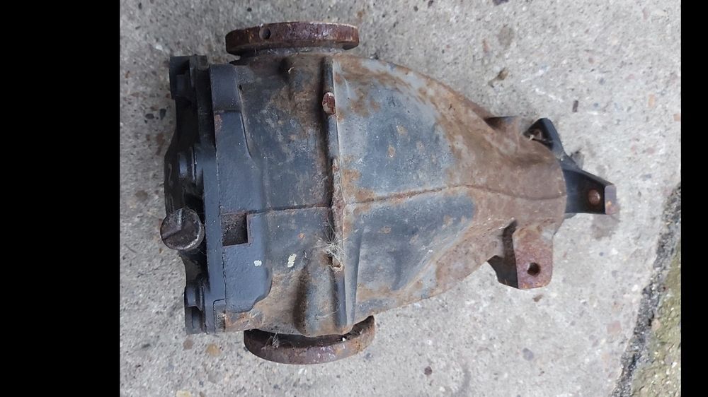 Продавам три броя диференциали за Mercedes CLK W208