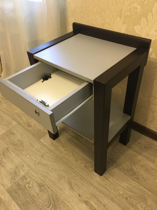 Продам тумбочку металл