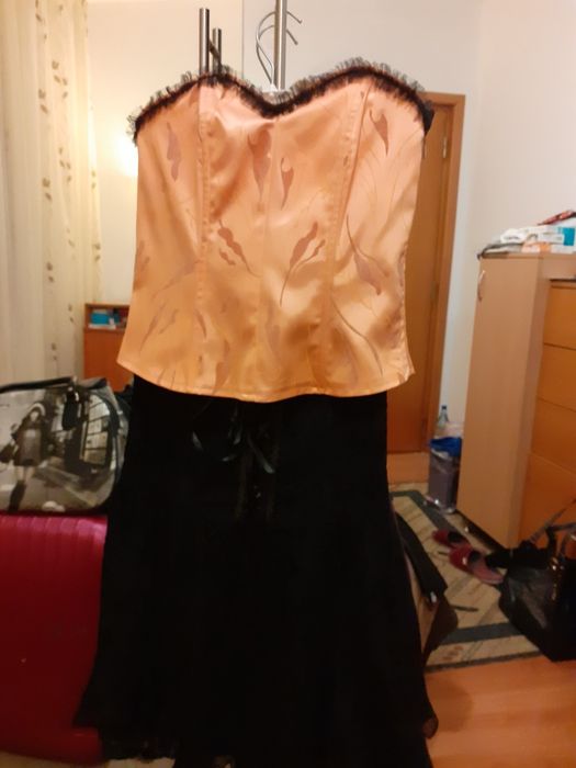 Rochita neagra cu corset oranj