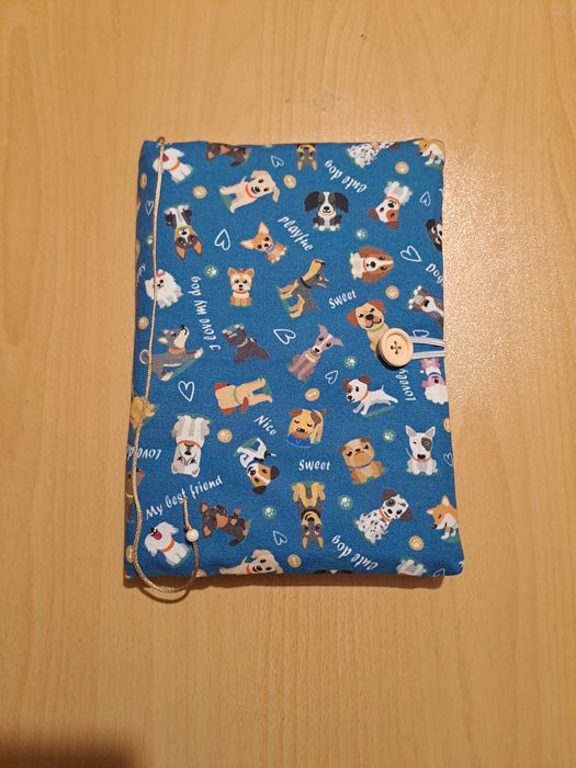 Текстилни калъфи / дрешки за книги