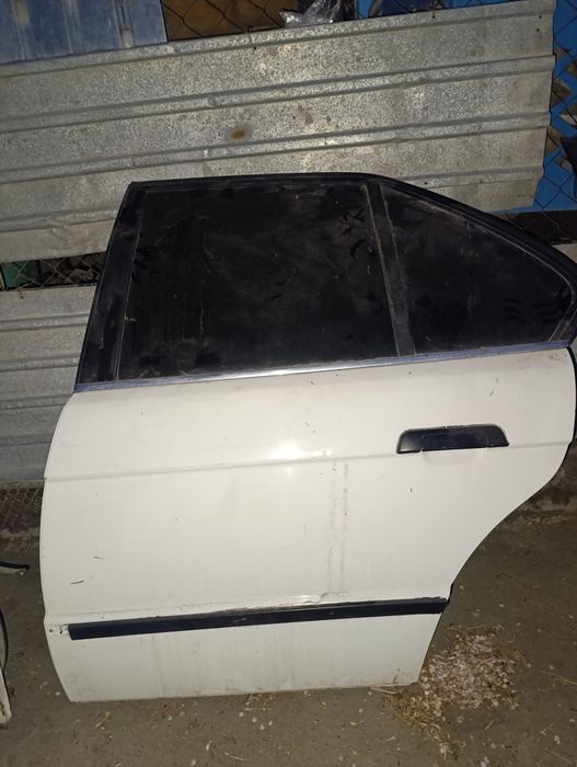 Двери на БМВ е34