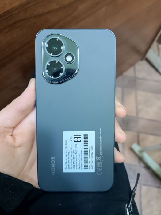 Honor 400 kafolati bilan