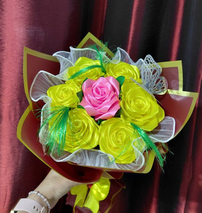 Buchet flori din satin