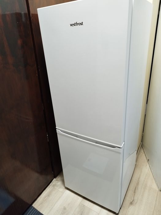 Хладилник с фризер за ремонт